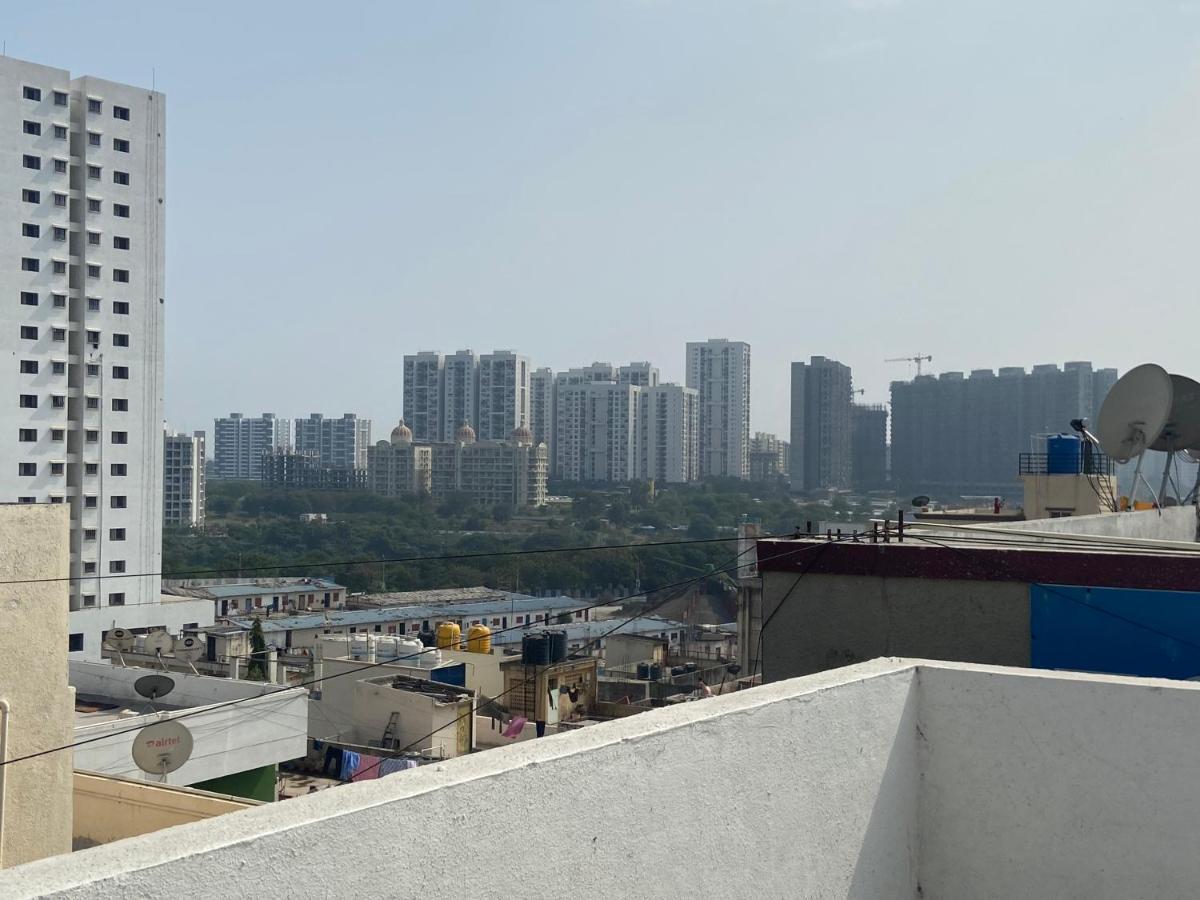 Oyo Home 87931 Jai Hanuman Apartment Pune